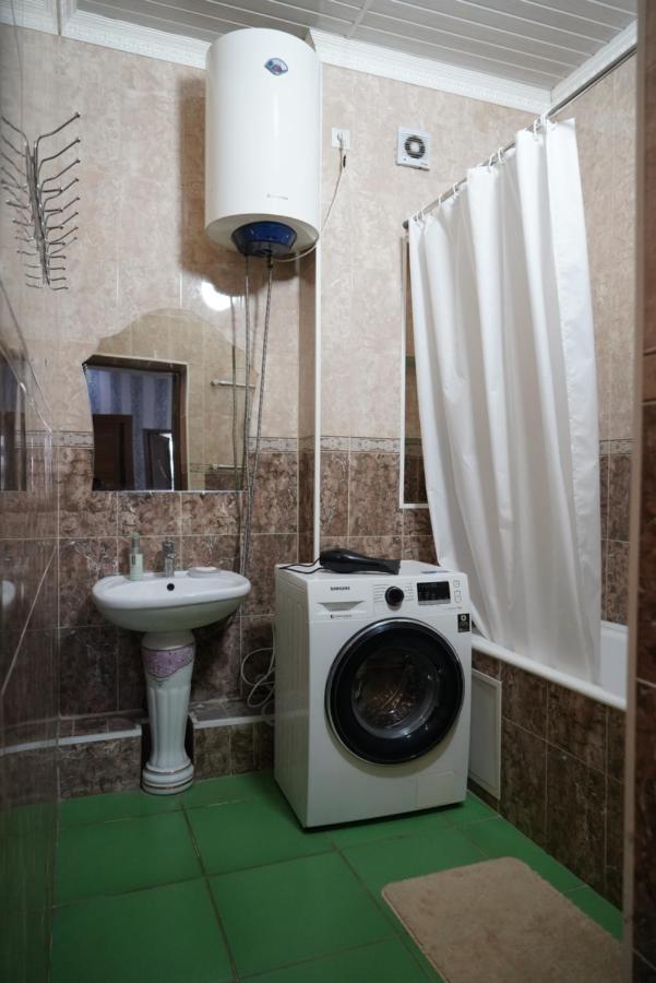 Nice And Comfortable Apartment In The Downtown Of بيشكيك المظهر الخارجي الصورة